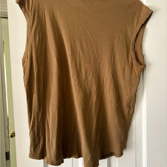 Vince Olive Muscle Tee - Picture 2 of 4